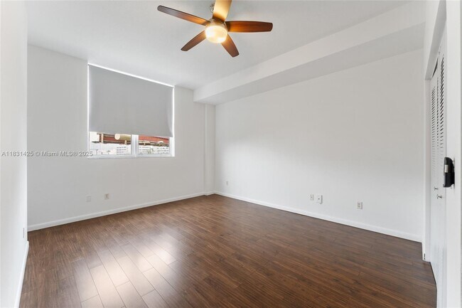 Building Photo - 1350 NW 8th Ct