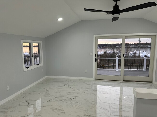 Building Photo - 595 Kingfisher Cir