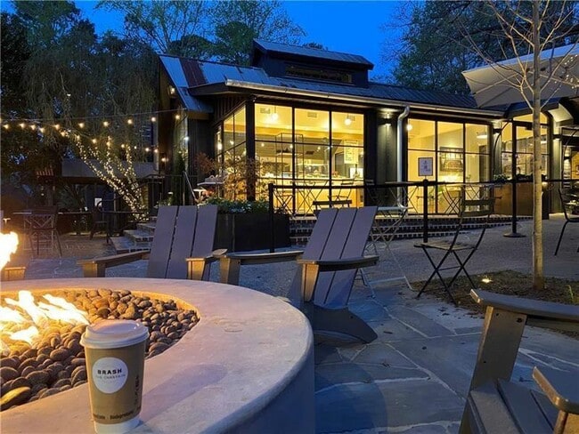 Building Photo - 42 Pine Lake Dr NW