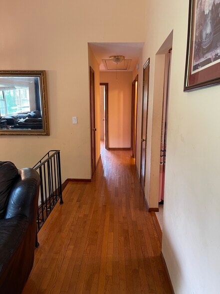 Building Photo - 257 Lake Rd