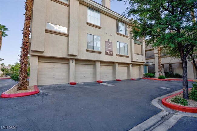 Building Photo - 7119 S Durango Dr