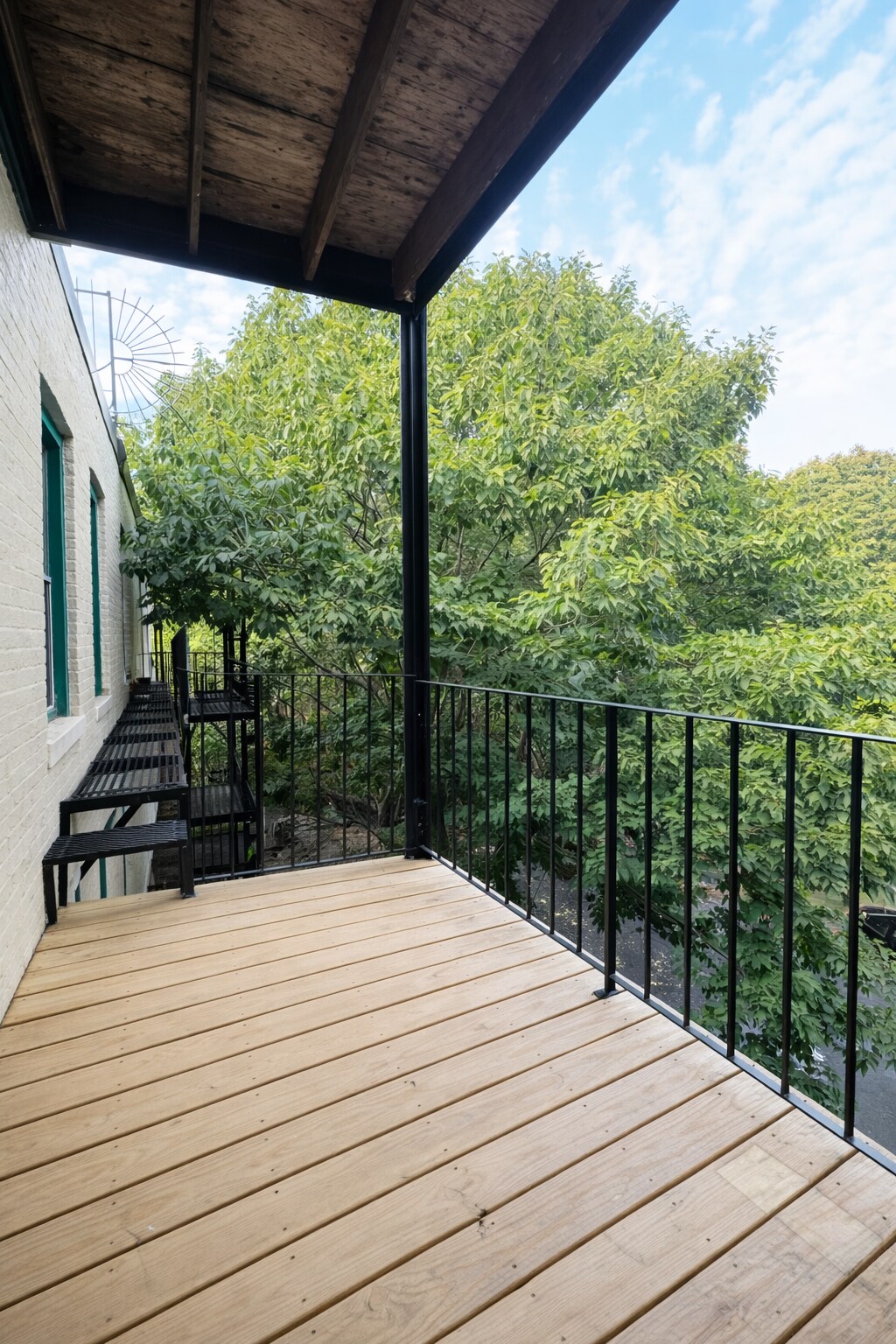 Building Photo - 84 Gordon St