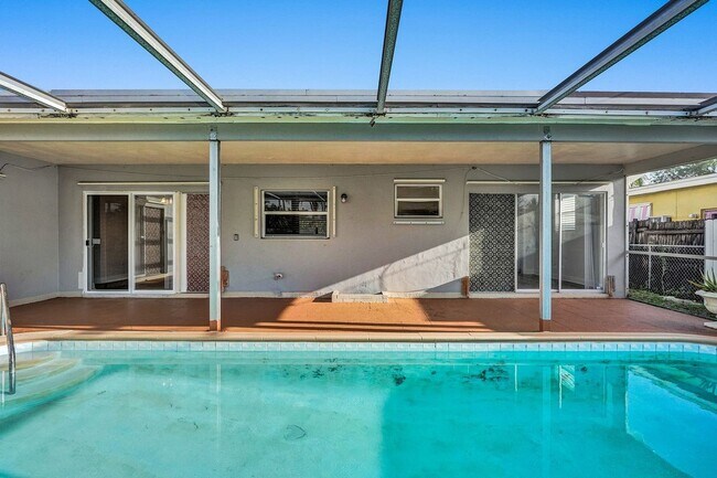 Building Photo - Beautiful 3 bedroom 2 bath Home in Miramar...