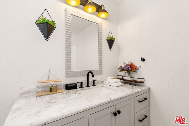 Building Photo - 45808 Sutter Creek Rd