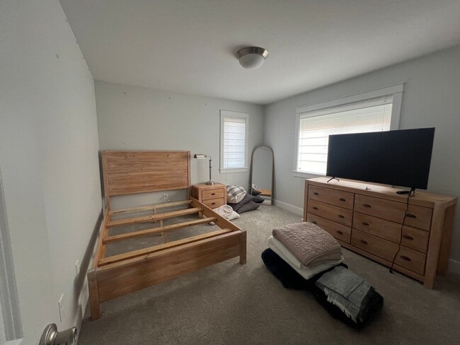 Building Photo - 4 Bed/2.5 Bath Newly Built Single Family Home in Mountain View Meadows W/ Big attached Garage!