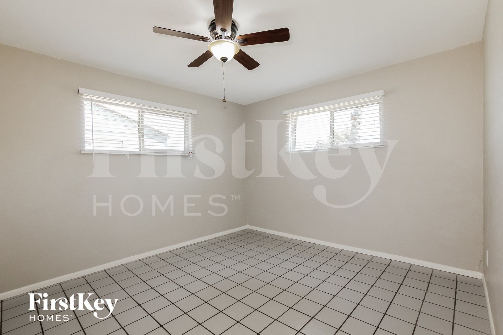 Building Photo - 2126 W San Miguel Ave