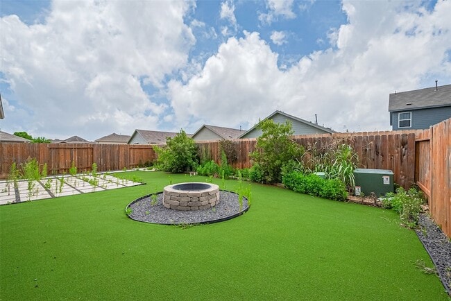 Building Photo - 12518 Pelican Bay Dr