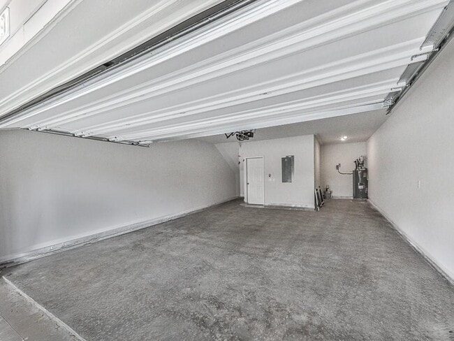 Building Photo - 209 Vista Ln