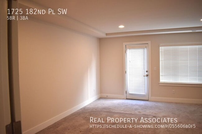 Building Photo - 1725 182nd Pl SW