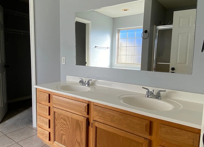 Building Photo - 320 Beasley Dr