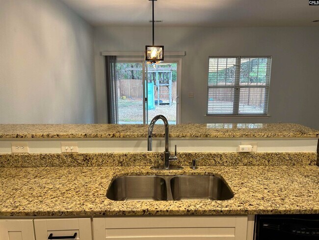 Building Photo - 454 Westmoreland Rd