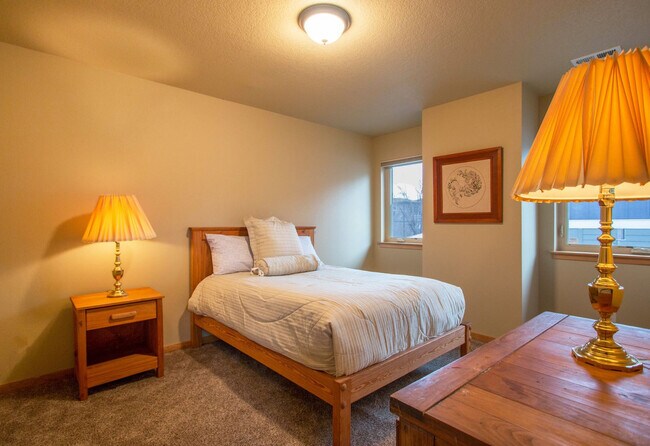 Building Photo - 1021 Redtail Loop
