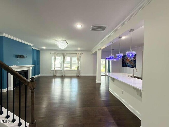 Building Photo - 513 Acerno Dr