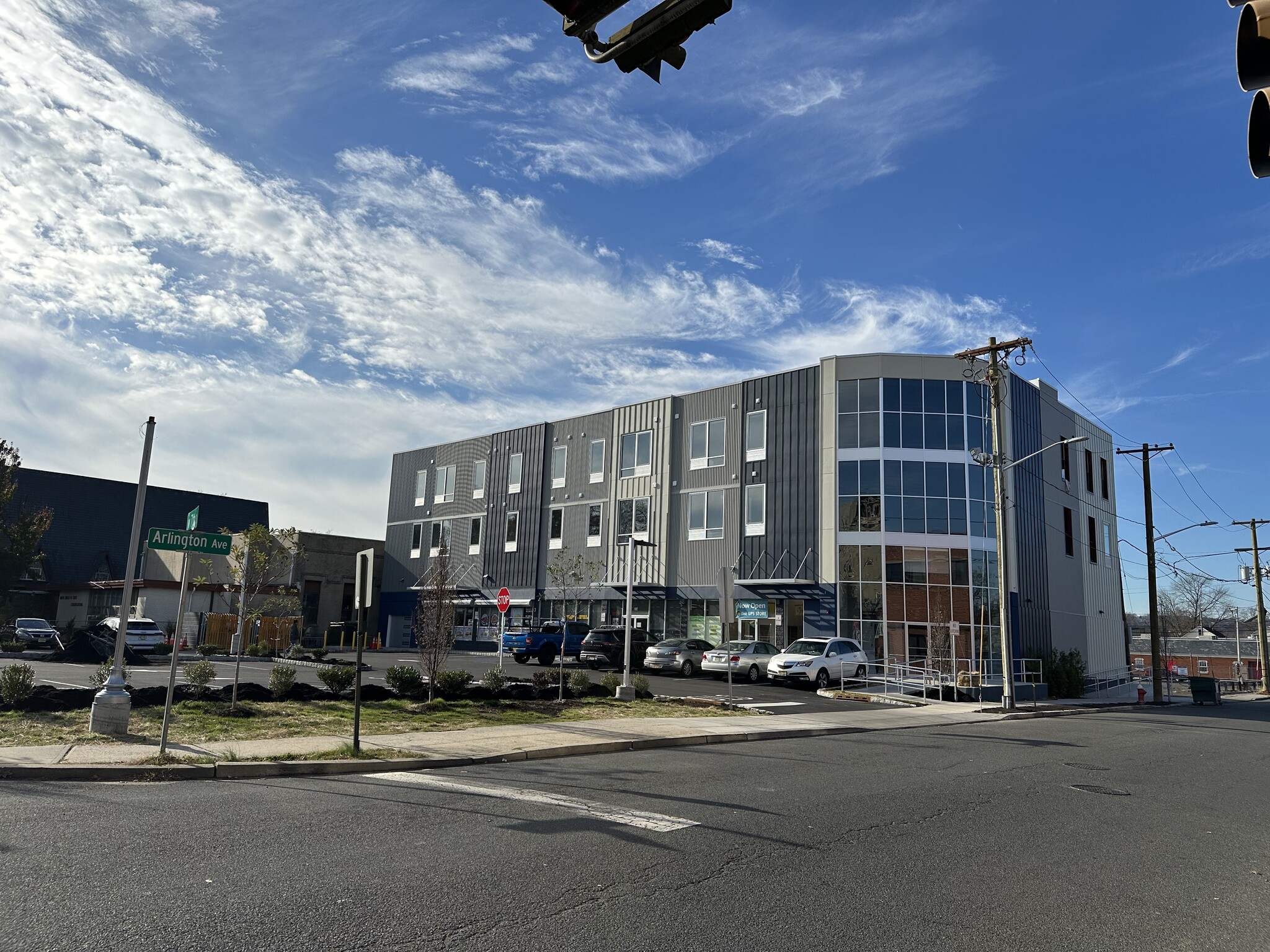 Exterior - 208 W 7th St