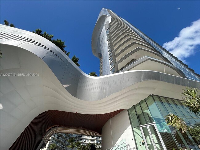 Building Photo - 175 SE 25th Rd