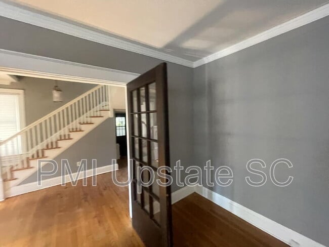 Building Photo - 181 N Fairview Ave