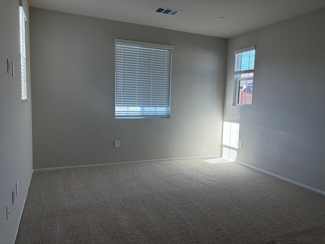 Building Photo - 40100 Campos Elegantes