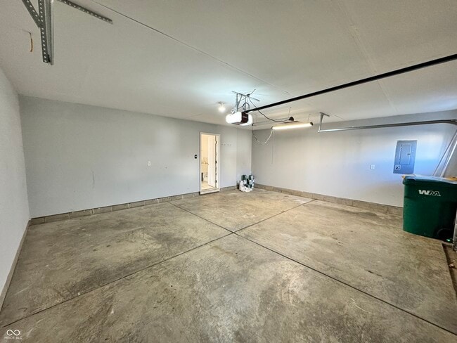 Building Photo - 3658 Pickwick Cir