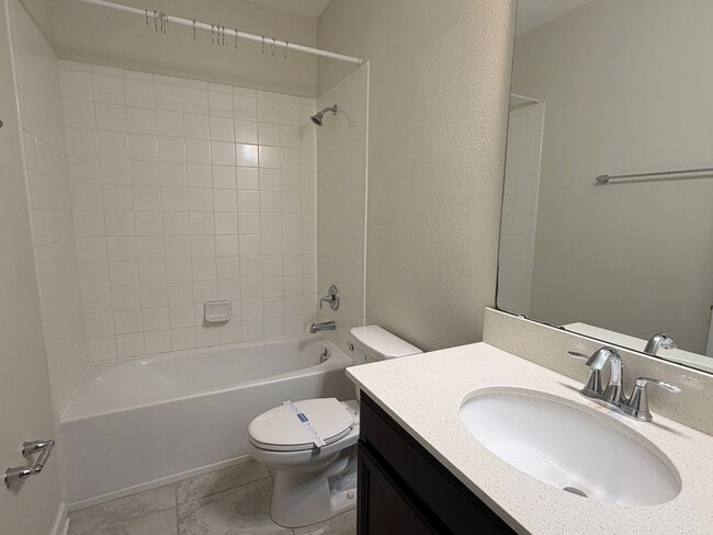 Building Photo - 3 bed 2.5 bath Townhouse in Storey Lake