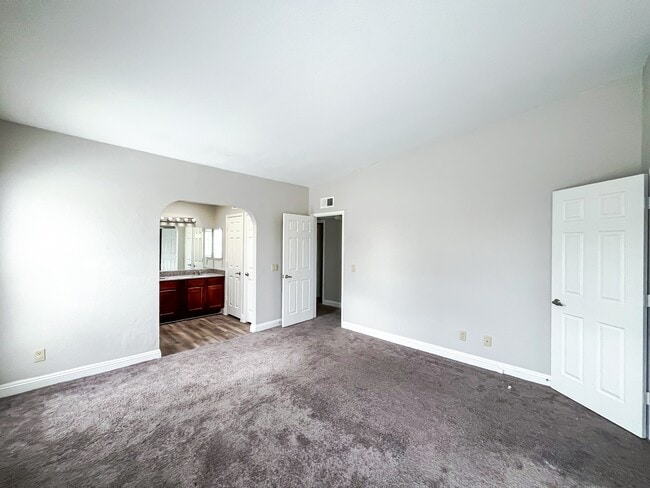Building Photo - 2112 Sunfish Dr
