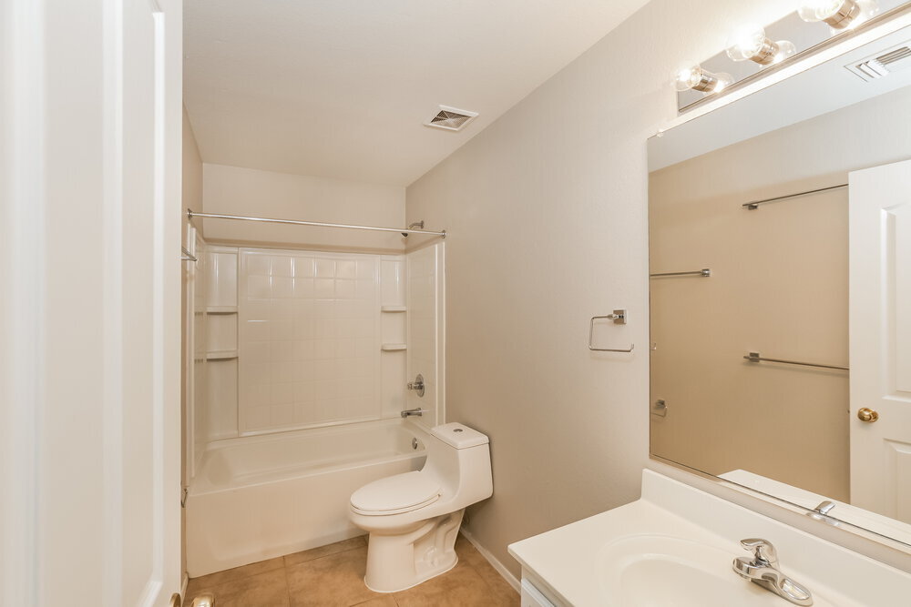 Building Photo - 21118 E Stonecrest Dr