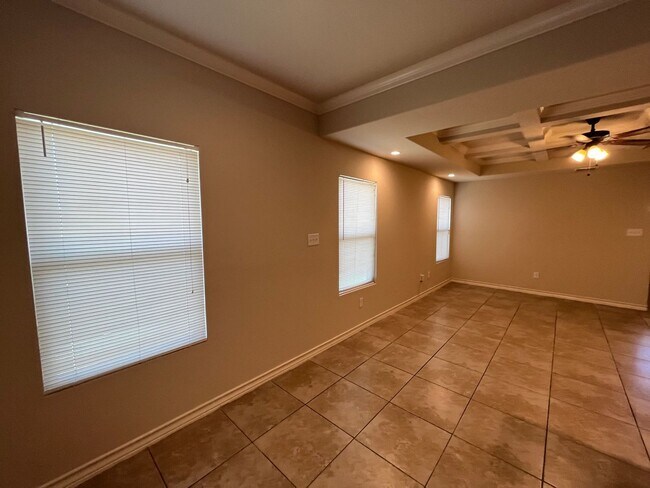 Building Photo - 7011 Micayla Cv