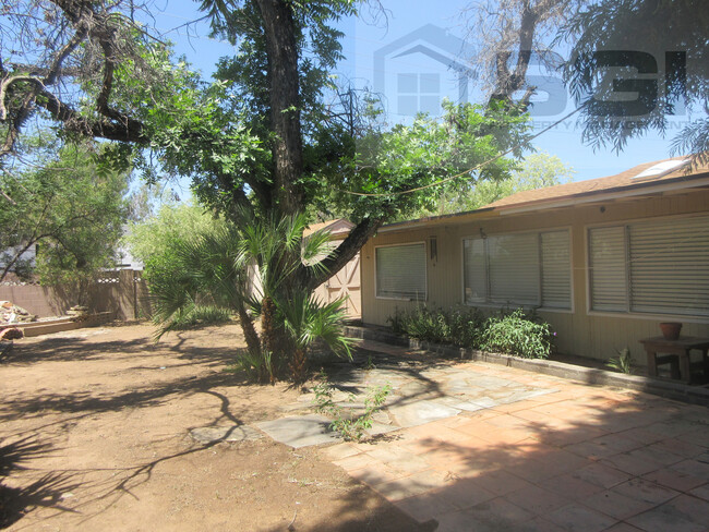 Building Photo - 3 Bed/2 bath in a great Arcadia/Biltmore l...