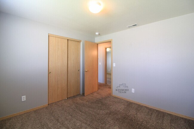 Building Photo - 3 Bed/2 Bath Rambler in West Pasco