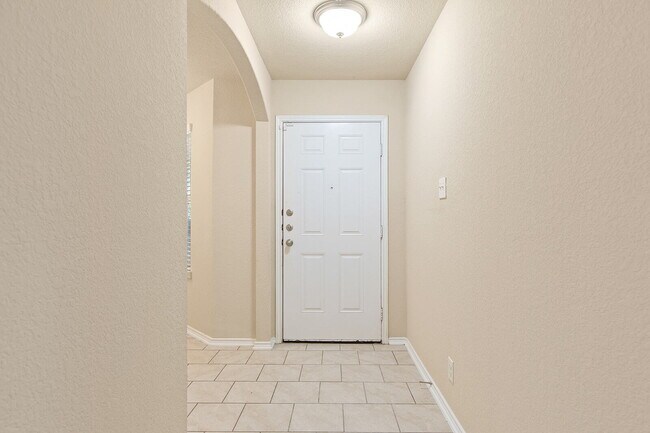 Building Photo - "Spacious 4-Bedroom Retreat in Schertz with 2.5 Baths!"