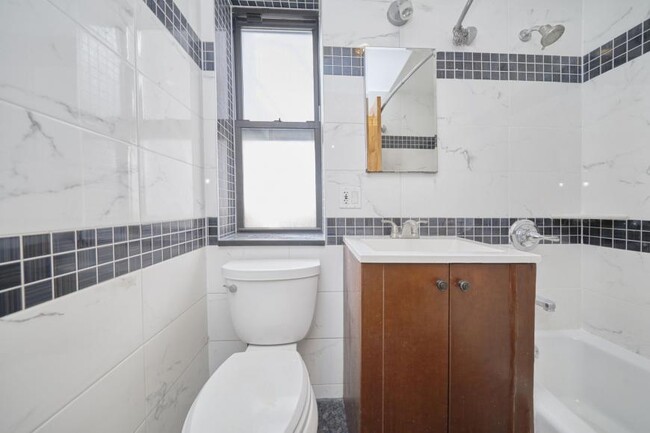 Building Photo - 3 bedroom in New York NY 10040