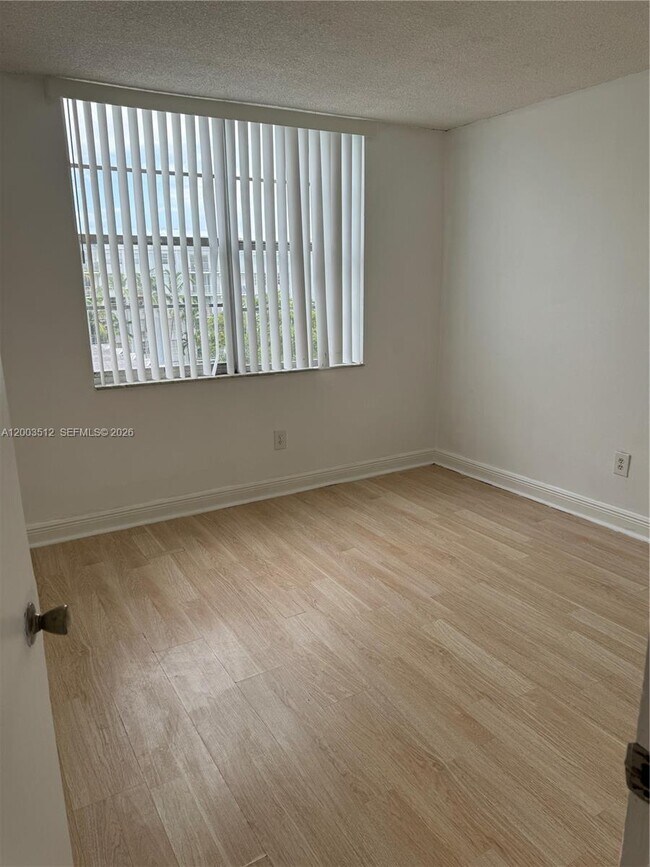 Building Photo - 1109 Belmont Ln