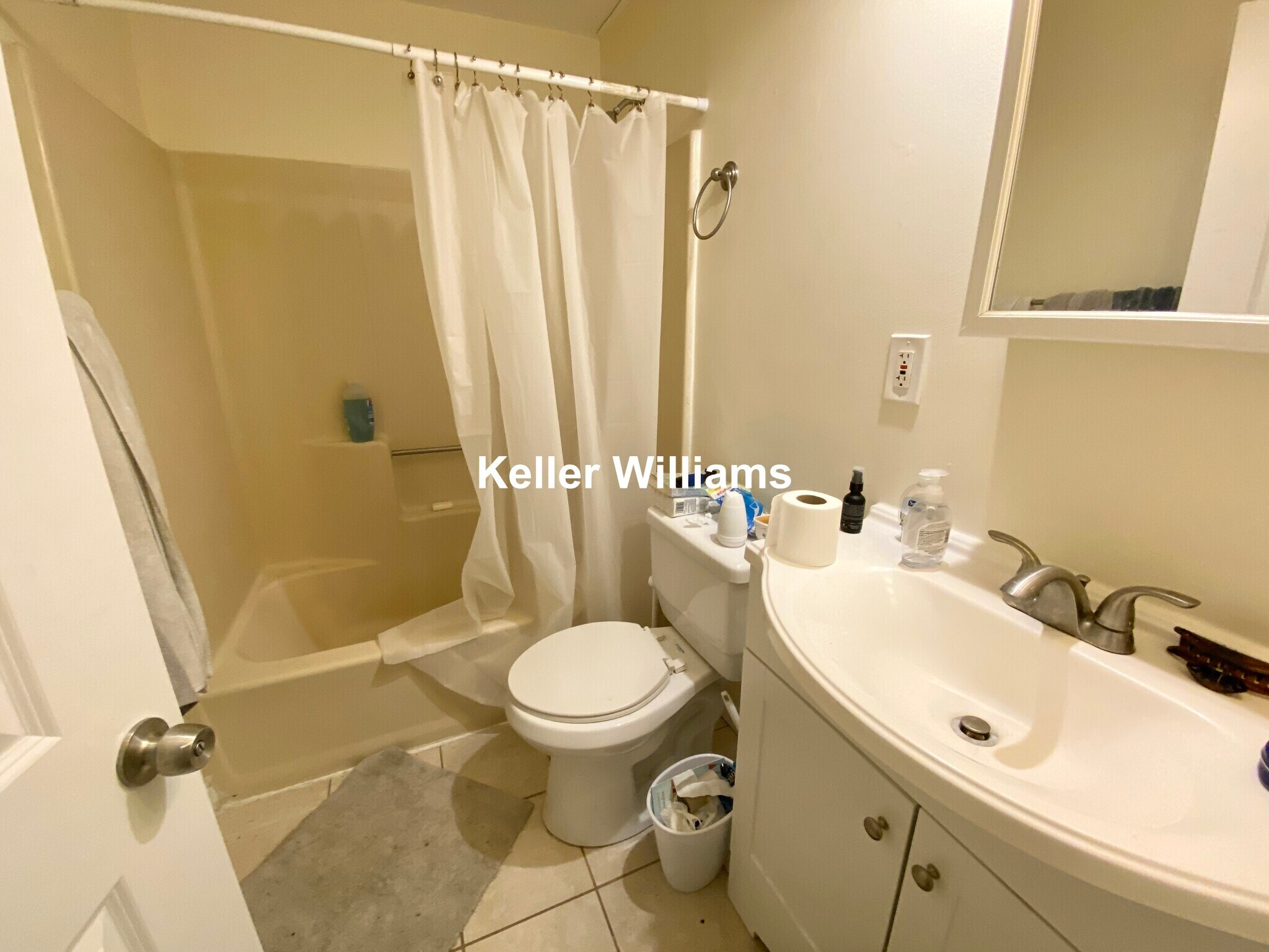 Building Photo - 41 Lawn St