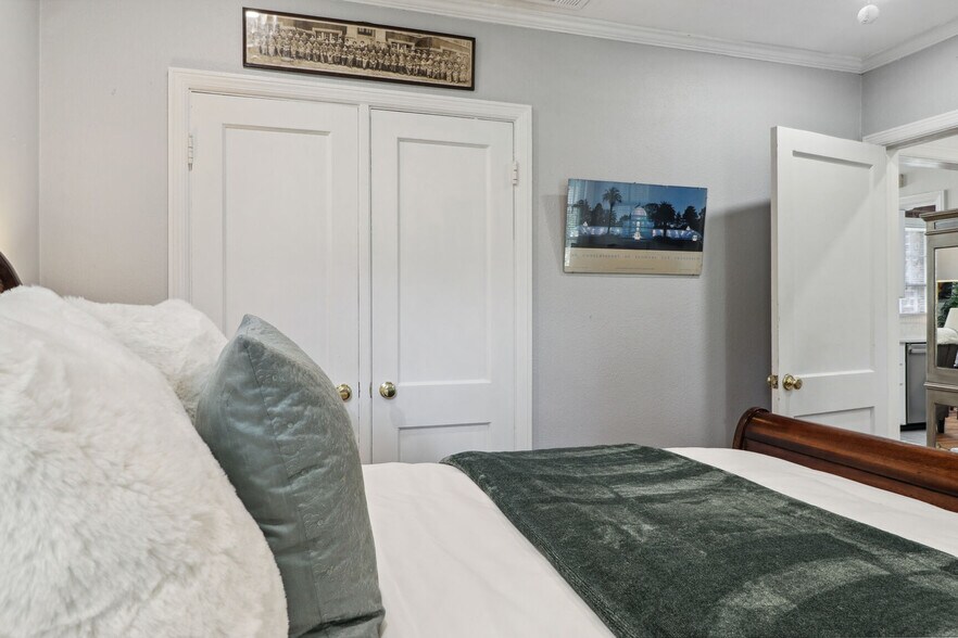 Building Photo - 1616 Skidaway Rd