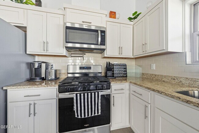 Building Photo - 1181 Summer Rain St