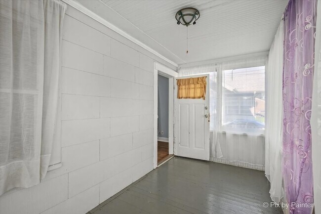 Building Photo - 645 Slade Ave