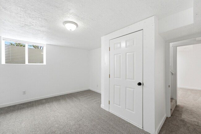 Building Photo - 4523 S 600 E