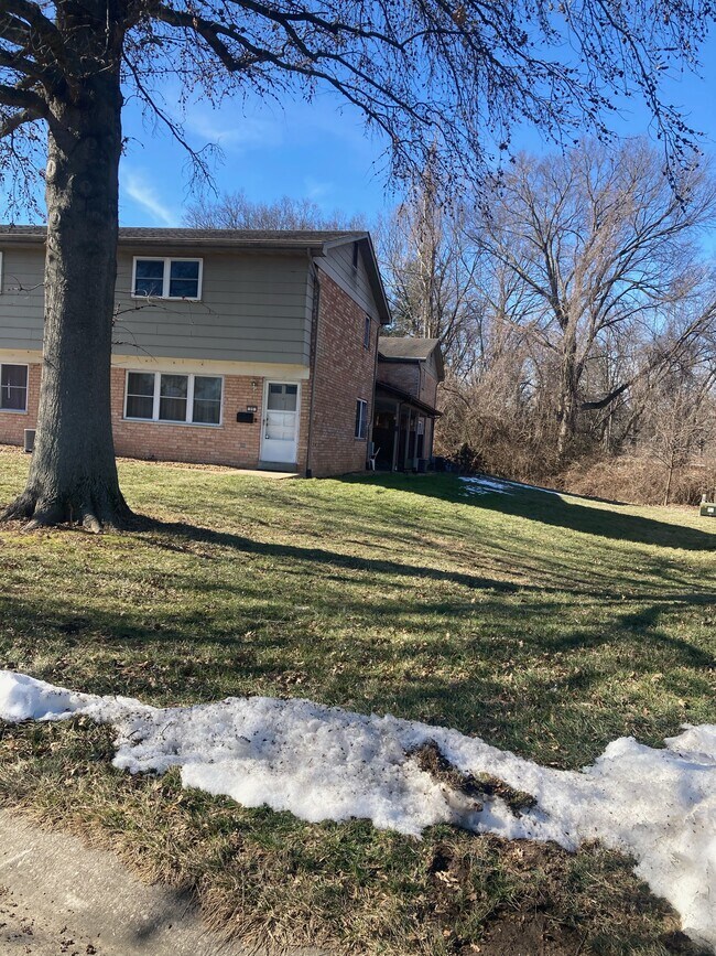 Building Photo - 25 Holly Dr