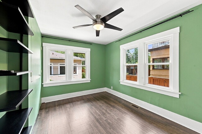 Building Photo - $3,195.95-  3 Bed, 2 Bath Home in Denver with Private Outdoor Area!