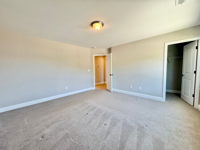 Building Photo - 516 Vivian Lee Ln