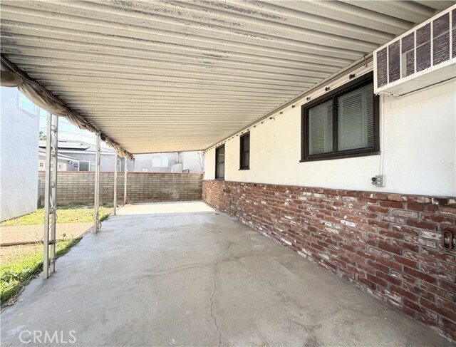 Building Photo - 708 Violeta Dr