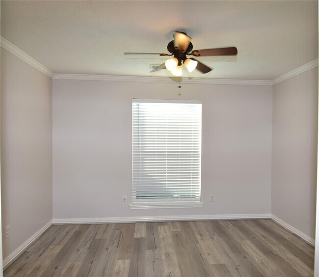 Building Photo - 22402 Rangeview Dr