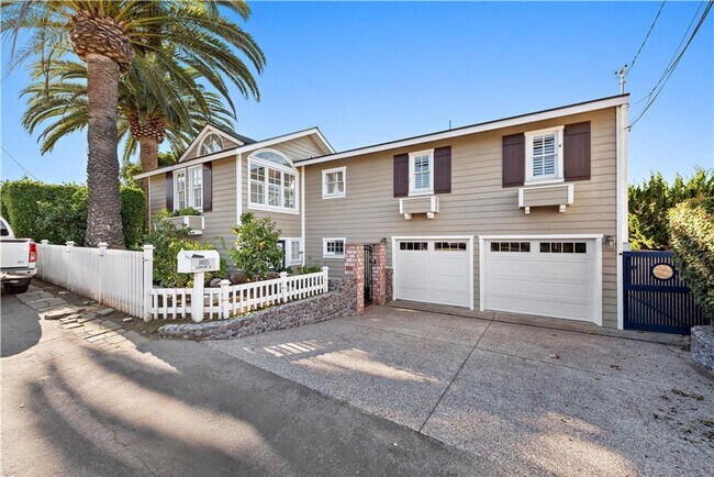 Building Photo - Woods Cove Beach House