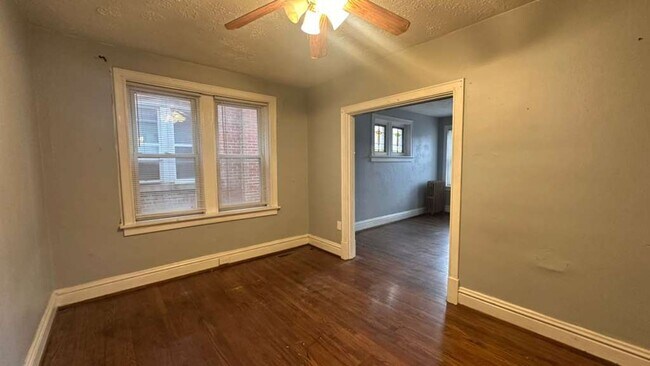 Building Photo - 5042-5044-5044 Pernod Ave