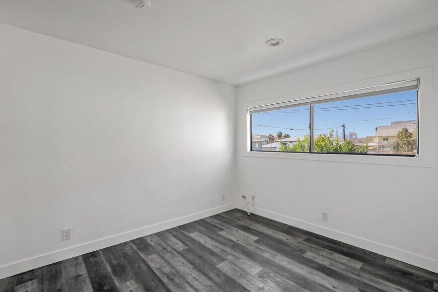 Building Photo - 215 N Fickett St