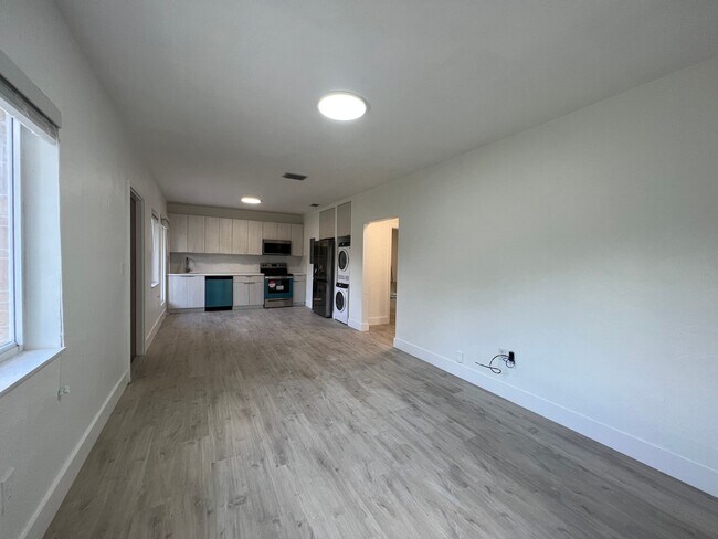 Building Photo - 246 NW 49th St