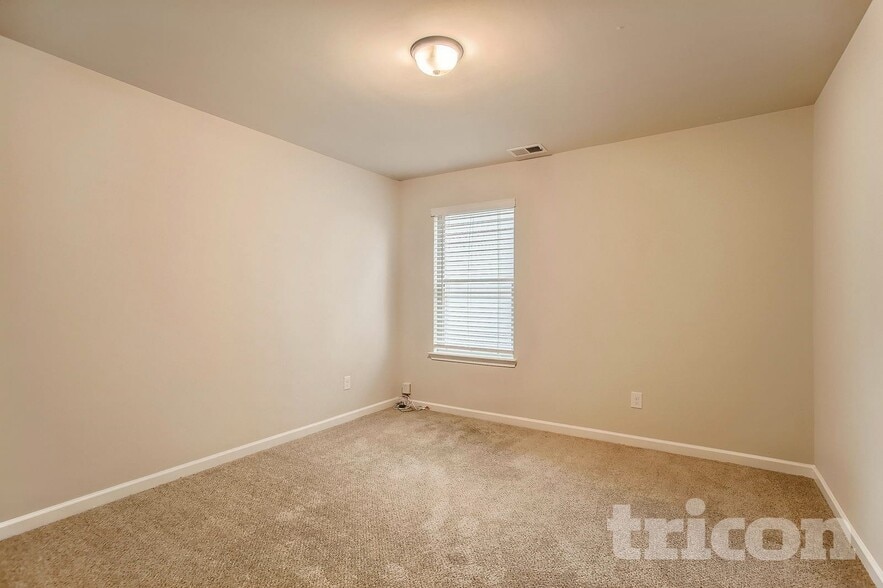 Building Photo - 169 Magnaview Dr