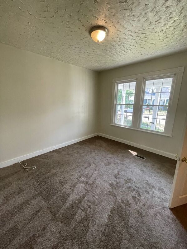 Building Photo - 2206 Edwards Ave