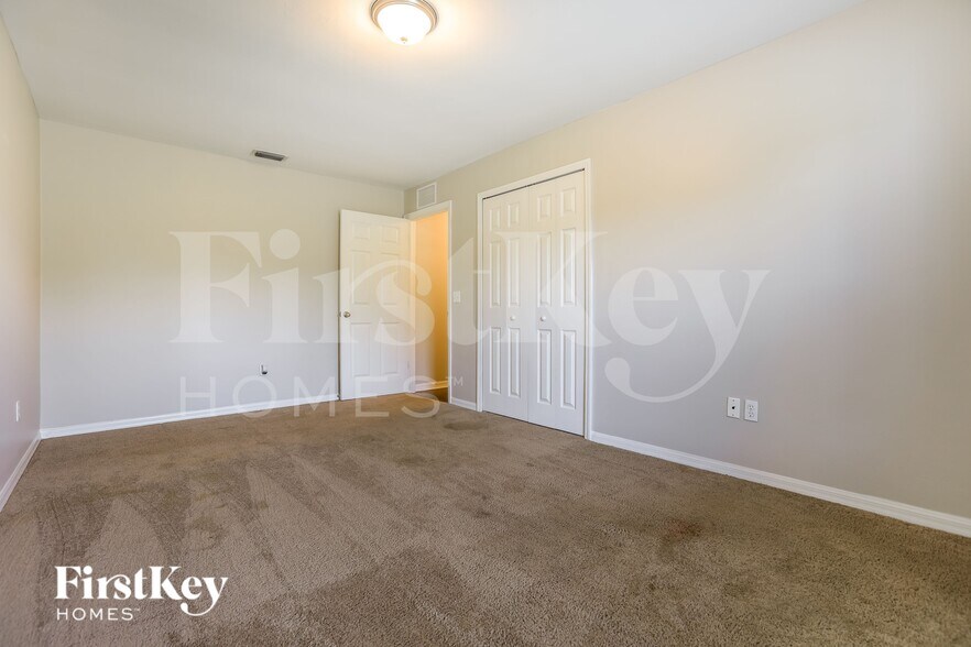 Building Photo - 2166 Boca Chica Ave