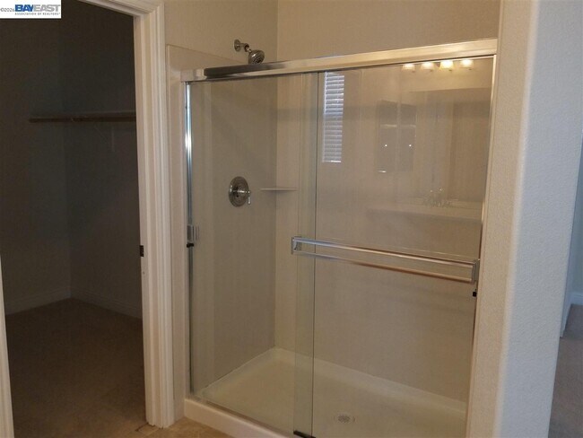 Building Photo - 199 N Alta Dena St