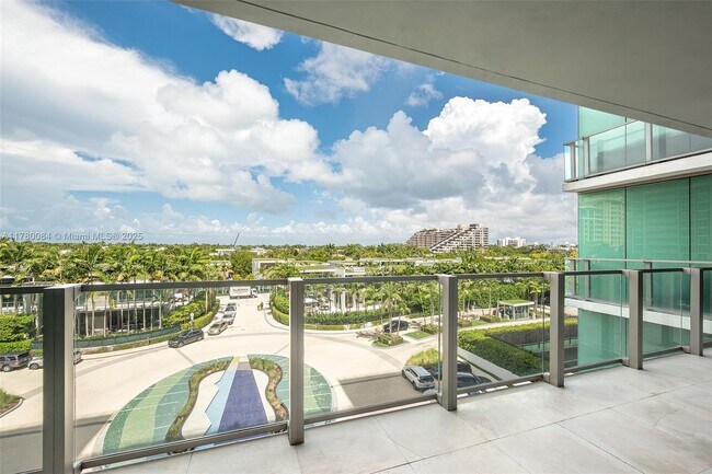 Building Photo - 350 Ocean Dr